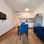 شقة Dijana