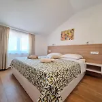 Dijana 아파트