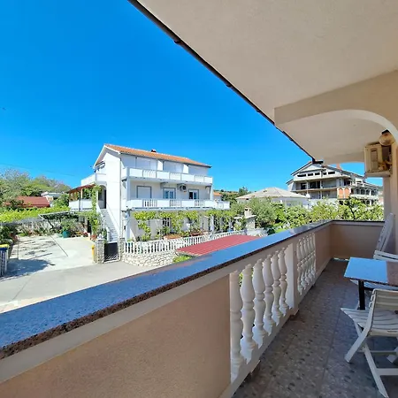Apartment Dijana *