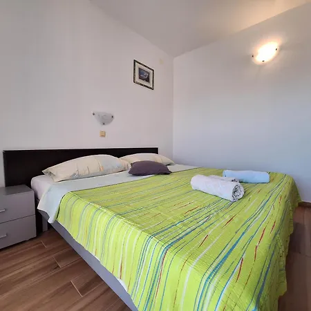 Dijana Apartment *