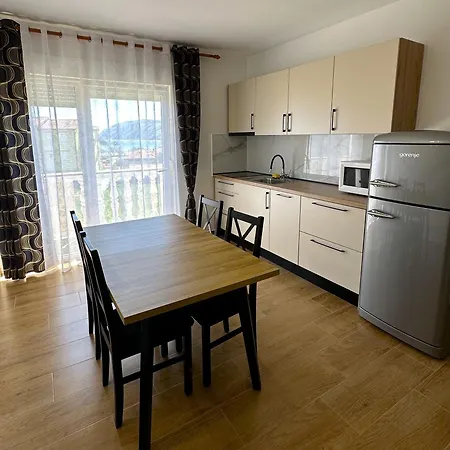 Dijana Apartment *